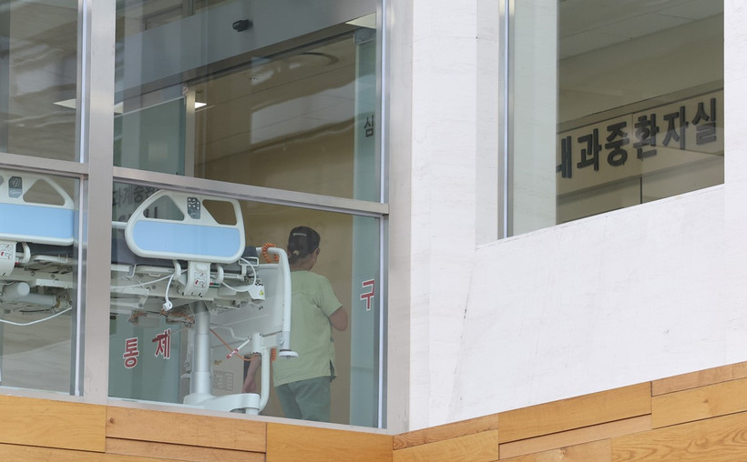 Nhân viên y tế làm việc tại một bệnh viện ở Seoul, Hàn Quốc, ngày 25/2/2024. (Ảnh: Yonhap/TTXVN)