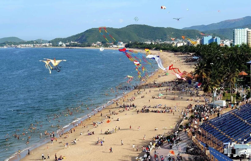 Bãi biển Nha Trang tỉnh Khánh Hòa. (Ảnh minh họa: Thanh Hà/TTXVN)