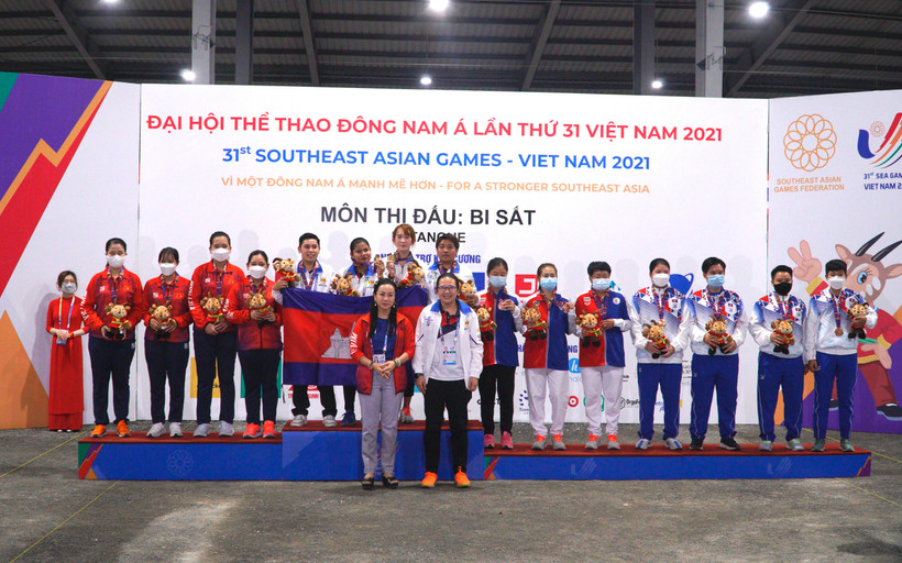 Lễ trao giải môn bi sắt nội dung bộ ba nữ.(Ảnh: Minh Hiếu/Vietnam+)