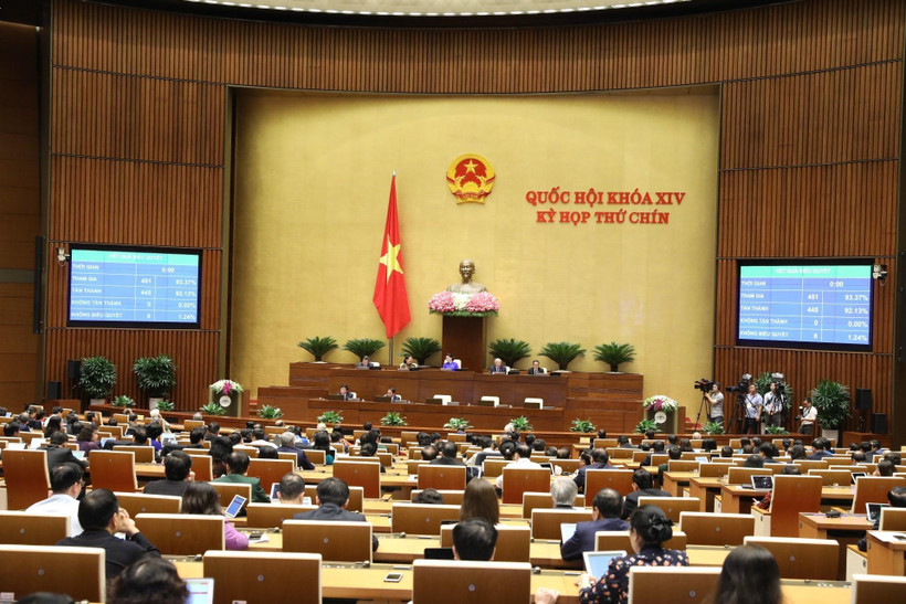 Kết quả biểu quyết thông qua Nghị quyết về thí điểm tổ chức mô hình chính quyền đô thị và một số cơ chế, chính sách đặc thù phát triển thành phố Đà Nẵng. (Ảnh: Văn Điệp/TTXVN)