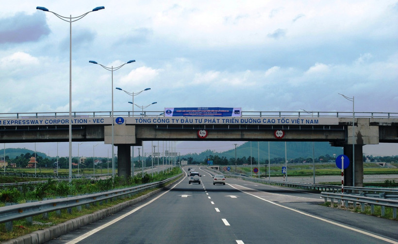 Phương tiện lưu thông trên một tuyến cao tốc do VEC quản lý, vận hành và khai thác. (Ảnh: Việt Hùng/Vietnam+)