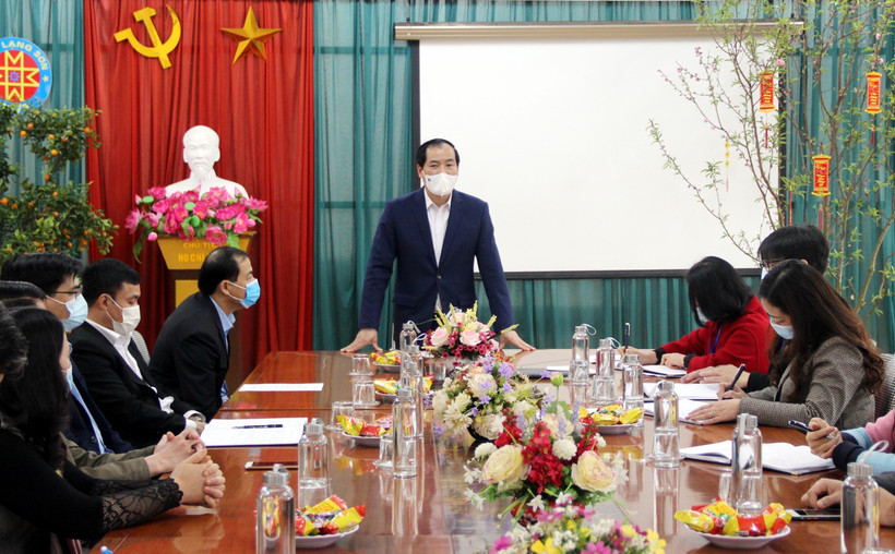 Phó Chủ tịch UBND tỉnh Lạng Sơn Dương Xuân Huyên phát biểu tại buổi kiểm tra trường THPT Dân tộc nội trú tỉnh Lạng Sơn. (Ảnh: Thái Thuần/TTXVN)