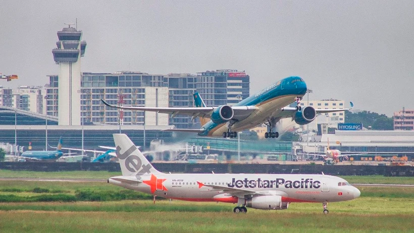 Vietnam Airlines và Jetstar Pacific đã vận chuyển hơn 7 triệu khách trong cao điểm Hè. (Ảnh: CTV/Vietnam+)