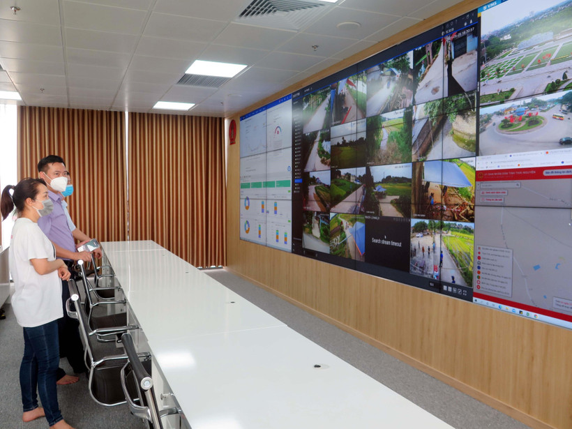 Trung tâm điều hành thông minh tự động cập nhật dữ liệu liên tục thay cho báo cáo bằng văn bản. (Ảnh: Trần Trang/TTXVN)