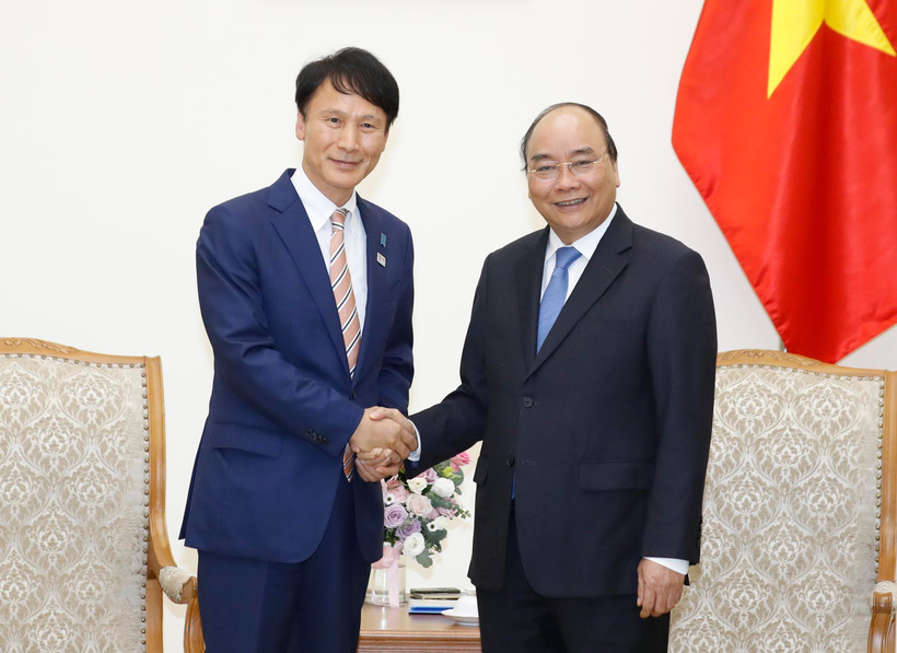 Thủ tướng Nguyễn Xuân Phúc tiếp ông Mitazono Satoshi, Thống đốc tỉnh Kagoshima, Nhật Bản. (Ảnh: Thống Nhất/TTXVN)