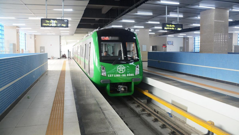 Đến nay, Hà Nội đã đưa vào khai thác vận hành đường sắt đô thị tuyến Cát Linh-Hà Đông. (Ảnh: Việt Hùng/Vietnam+)