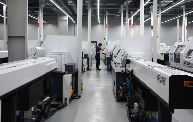 Khu vực sản xuất của công ty ICT Vina (100% vốn Hàn Quốc). (Ảnh: Quốc Dũng/TTXVN)