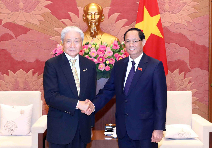 Phó Chủ tịch Quốc hội Trần Quang Phương tiếp Thống đốc tỉnh Tochigi (Nhật Bản) Fukuda Tomikazu. (Ảnh: Phạm Kiên/TTXVN)