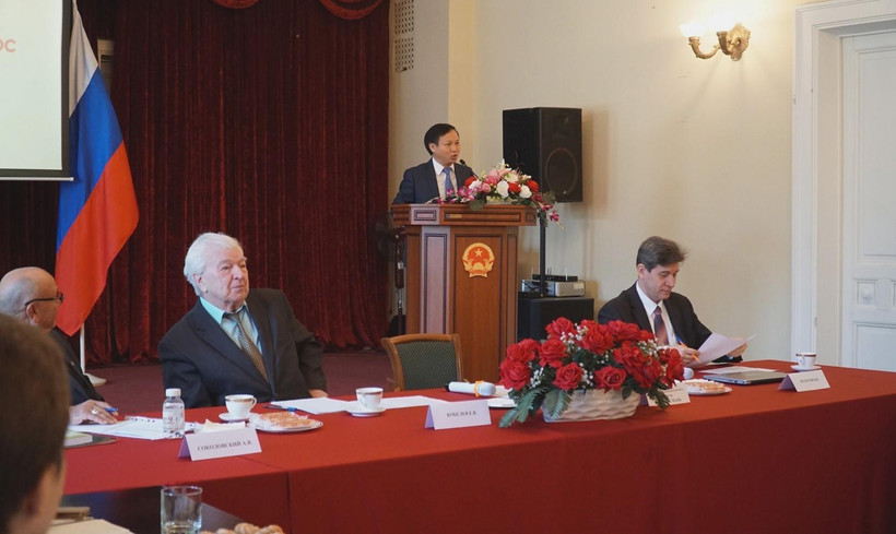 Đại sứ Việt Nam tại LB Nga Ngô Đức Mạnh phát biểu chào mừng. (Ảnh: Tâm Hằng/TTXVN)