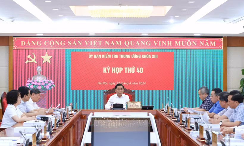 Ông Trần Cẩm Tú, Ủy viên Bộ Chính trị, Bí thư Trung ương Đảng, Chủ nhiệm Ủy ban Kiểm tra Trung ương chủ trì Kỳ họp. (Ảnh: Phương Hoa/ TTXVN)