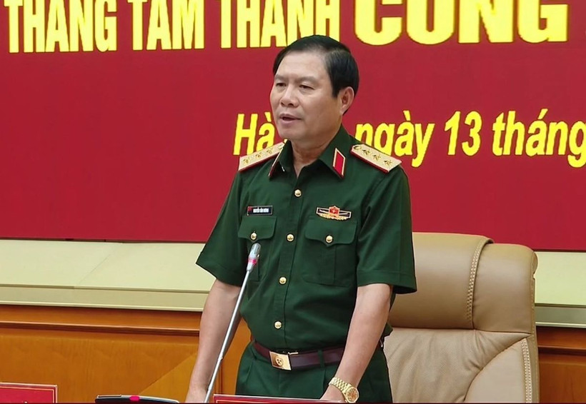 Thượng tướng Nguyễn Tân Cương phát biểu tại hội nghị. (Ảnh: Hồng Pha/TTXVN phát)