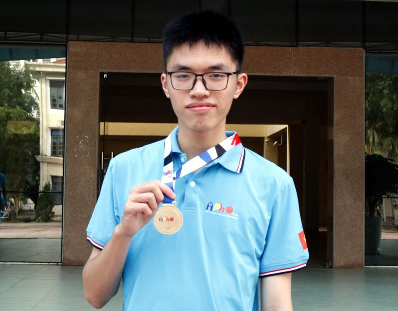 Thân Thế Công - thí sinh duy nhất của Việt Nam đoạt Huy chương Vàng tại Cuộc thi Olympic Vật lý châu Á (APhO) năm 2024. (Ảnh: Đồng Thúy/TTXVN)