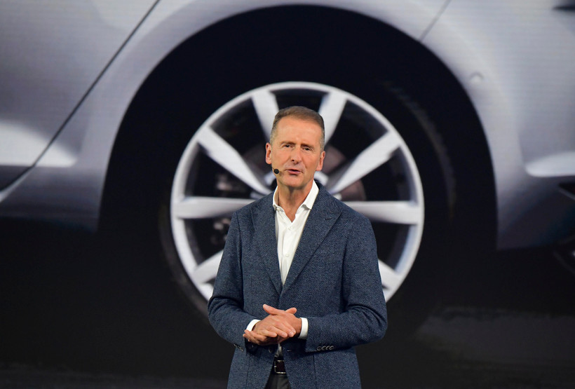 Chỉ tịch Hồi đồng quản trị Tập đoàn Volkswagen (VW), ông Herbert Diess. (Ảnh: AFP/TTXVN)