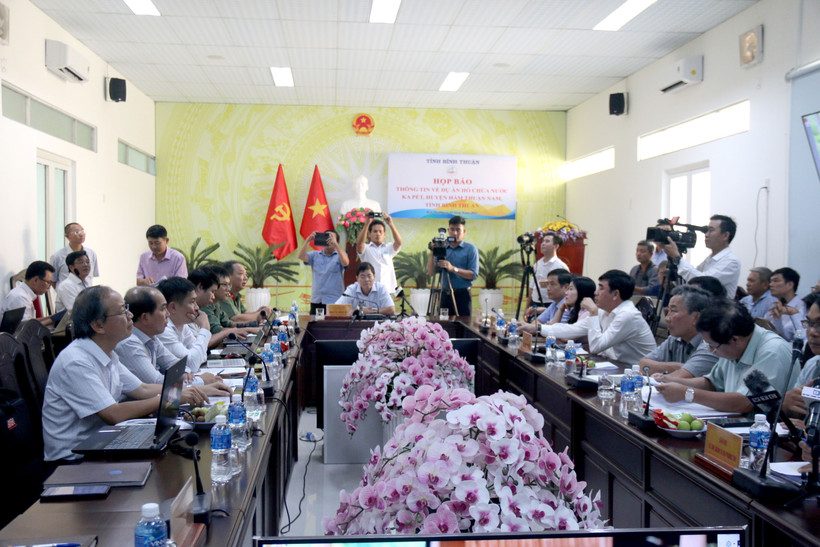 Buổi họp báo có sự tham gia của 50 phóng viên. (Ảnh: Nguyễn Thanh/TTXVN)