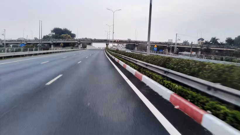 Một đoạn tuyến cao tốc đã được hoàn thành và đưa vào khai thác. (Ảnh: Việt Hùng/Vietnam+)