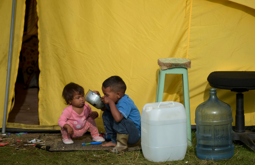 Trẻ em tị nạn Venezuela tại lều tạm ở Bogota, Colombia, ngày 9/1/2019. (Ảnh: AFP/TTXVN) 