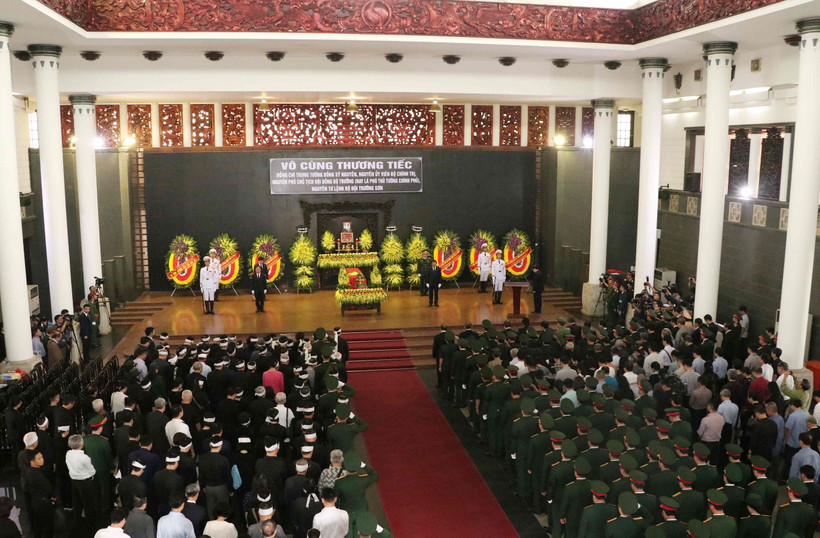 Toàn cảnh lễ truy điệu và đưa tang đồng chí Đồng Sỹ Nguyên. (Ảnh: Văn Điệp/TTXVN) 