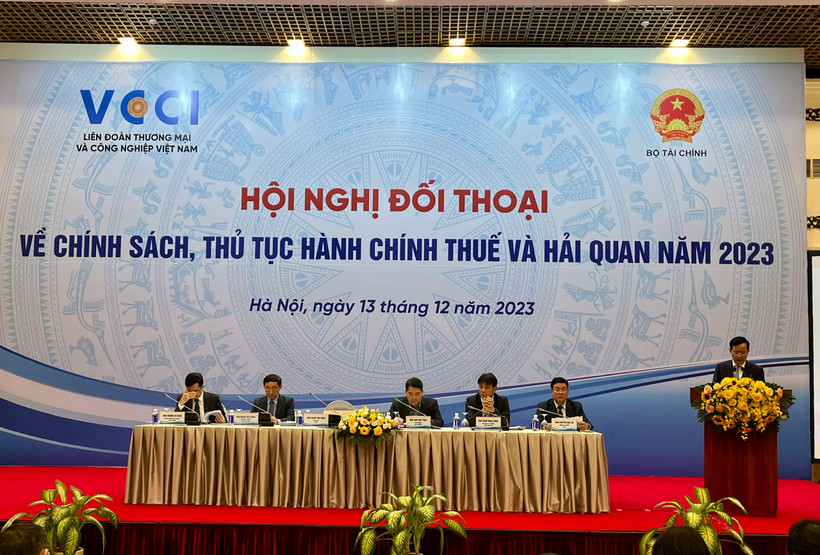 Hội nghị Đối thoại Thường niên với Doanh nghiệp-Năm 2023, do VCCI phối hợp với Bộ Tài chính (Tổng cục Hải quan và Tổng cục Thuế) tổ chức, ngày 13/12. (Ảnh: Vietnam+)