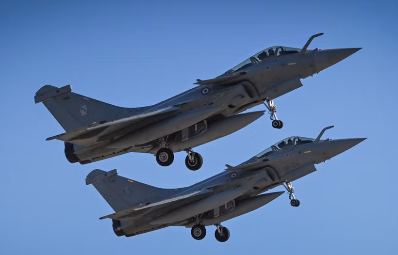 Máy bay phản lực Dassault Rafale của Pháp tham gia sứ mệnh Eagle của NATO tại Borcea, Romania ngày 19/10/2023. (Ảnh: AFP/TTXVN)