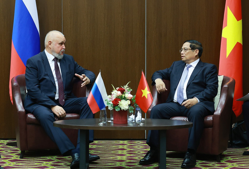 Thủ tướng Phạm Minh Chính tiếp Bộ trưởng Năng lượng Liên bang Nga Sergei Tsivilev. (Ảnh: Dương Giang/TTXVN)