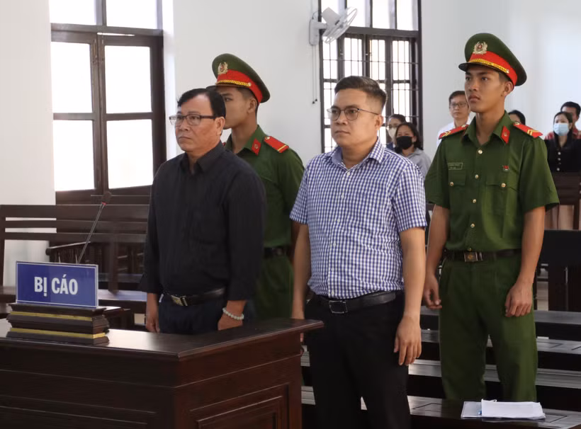 Các bị cáo tại phiên xét xử. (Ảnh: Nguyễn Thành/TTXVN)
