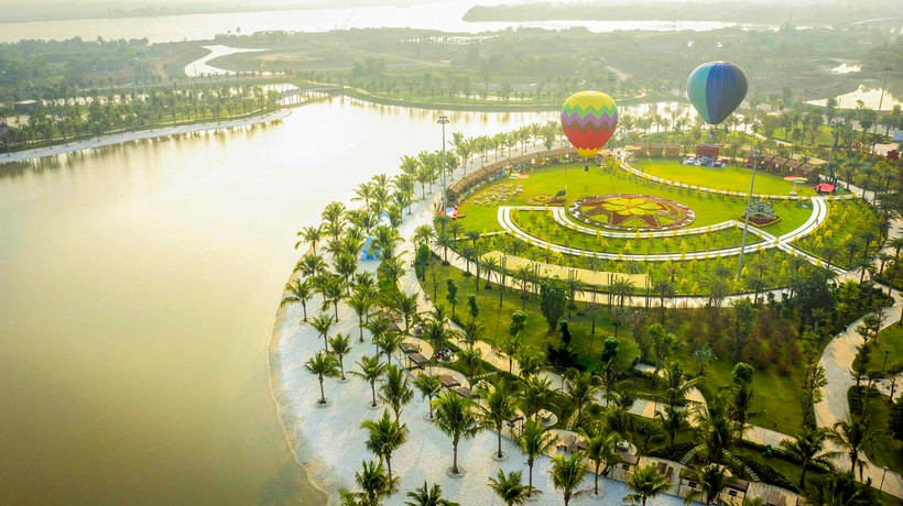 Các đại đô thị mang thương hiệu Vinhomes trong đó có Vinhomes Smart City đang trở thành điểm đến của công dân toàn cầu lưu trú tại Việt Nam nhờ chuẩn mực sống tương đương các quốc gia phát triển. 