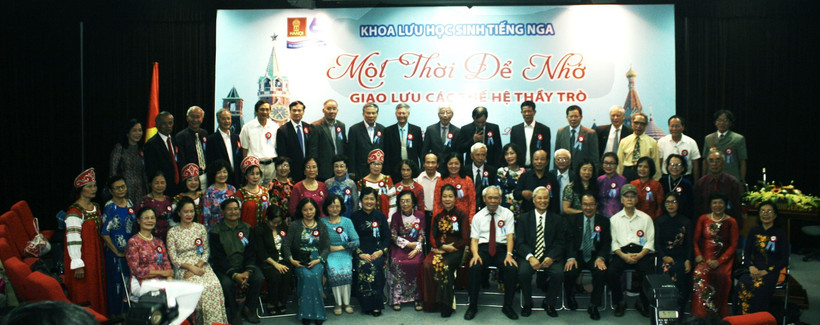 Các cựu cán bộ, giảng viên Khoa Lưu học sinh tiếng Nga. (Ảnh: Quang Vinh/TTXVN)