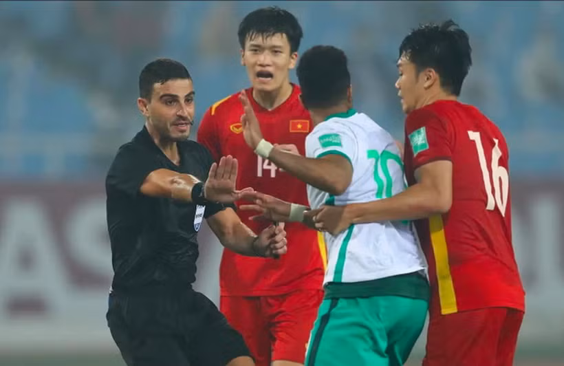 Trọng tài Hanna Hattab bắt chính trận Việt Nam thua Saudi Arabia ở Mỹ Đình.