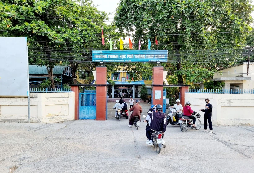 Trường THPT Tháp Chàm - nơi xảy ra các sai phạm về quản lý thu, chi tài chính. (Ảnh: Nguyễn Thành/TTXVN)