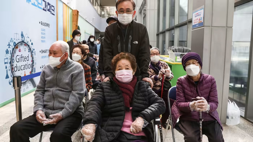 Phần lớn người già Hàn Quốc không hài lòng với cuộc sống. (Ảnh: EPA)