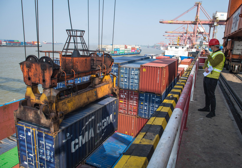 Cảng hóa ở Vũ Hán, tỉnh Hồ Bắc, Trung Quốc ngày 12/4/2020. (Ảnh: THX/TTXVN)