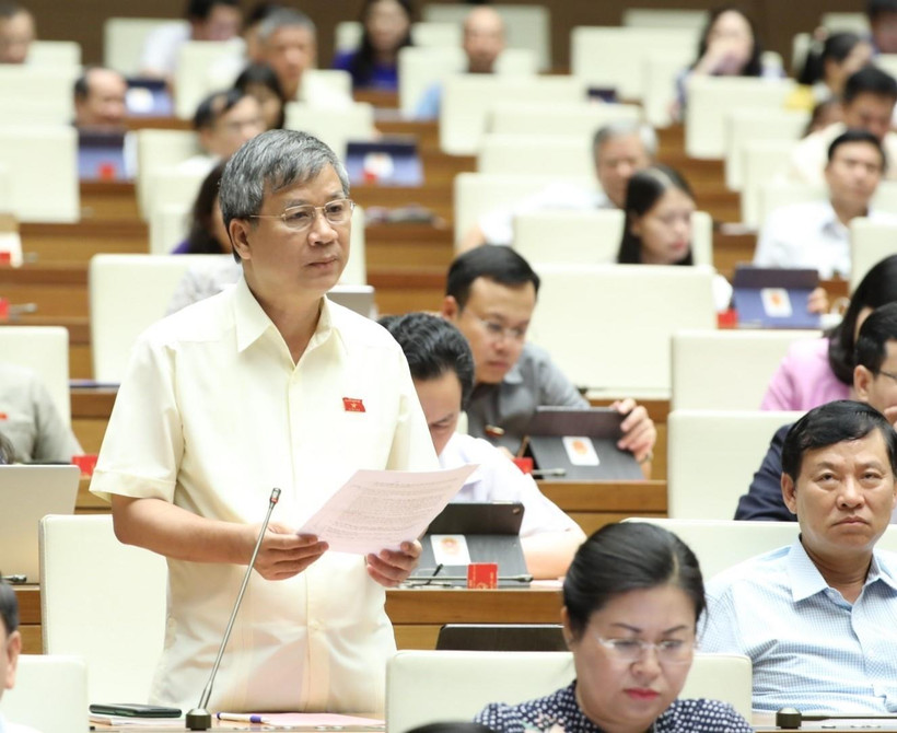 Đại biểu Quốc hội thành phố Hà Nội Nguyễn Anh Trí phát biểu. (Ảnh: Văn Điệp/TTXVN)