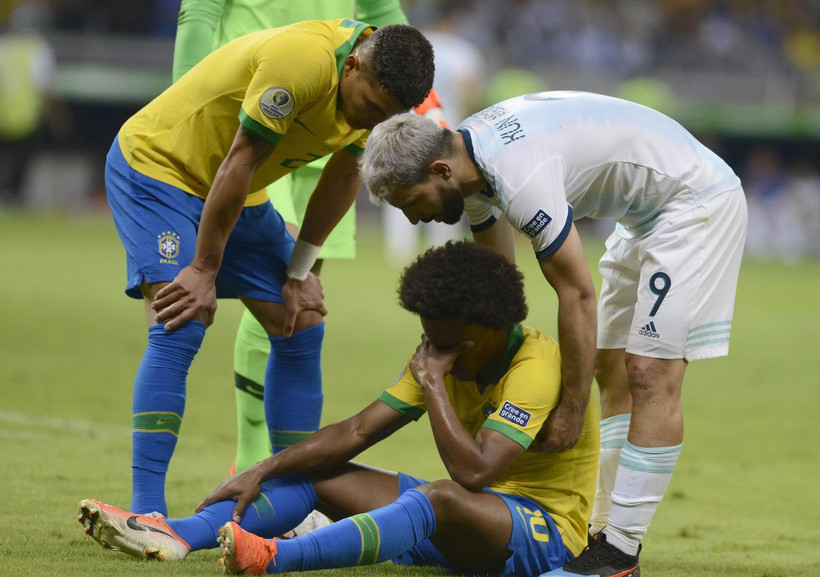 Willian không thể đá chung kết vì chấn thương. (Nguồn: AP)