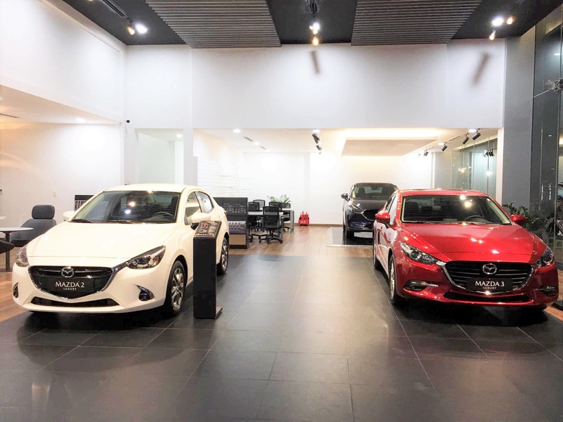 Các đại lý, hãng xe đang ồ ạt giảm giá các mẫu xe của mình trong những tháng cuối năm. (Ảnh: Minh Hiếu/Vietnam+)