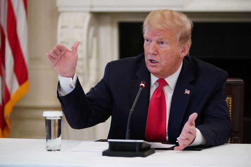 Tổng thống Mỹ Donald Trump phản đối việc bỏ phiếu qua bưu điện. (Ảnh: AFP/TTXVN)