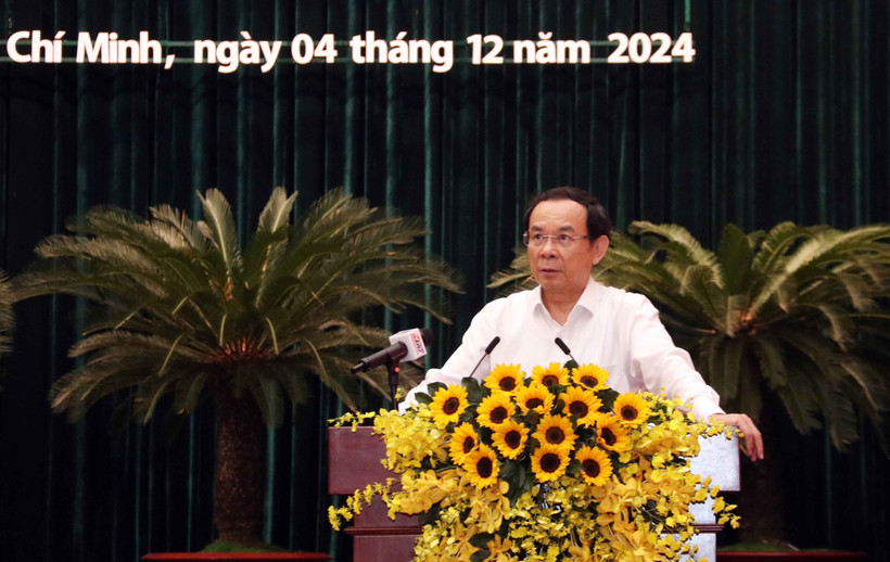 Ông Nguyễn Văn Nên, Ủy viên Bộ Chính trị, Bí thư Thành ủy Thành phố Hồ Chí Minh, phát biểu khai mạc Hội nghị. (Ảnh: Xuân Khu/TTXVN)