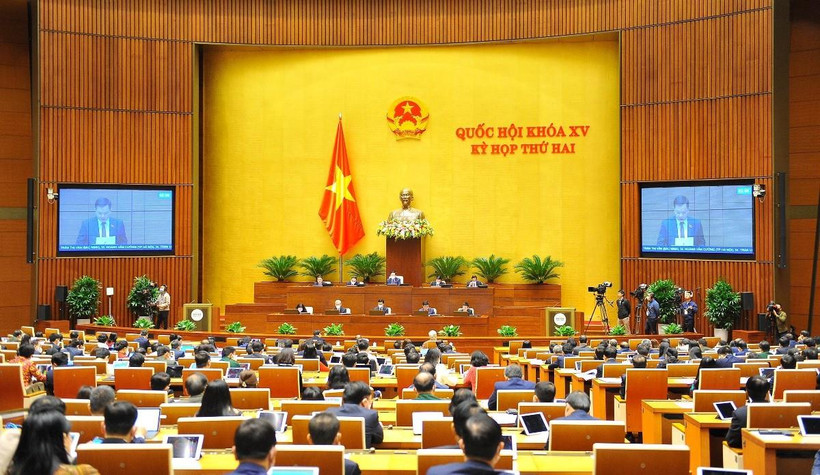 Quang cảnh phiên họp thảo luận ở hội trường Quốc hội về kết quả thực hiện kế hoạch phát triển kinh tế-xã hội năm 2021... (Ảnh: Doãn Tấn/TTXVN)