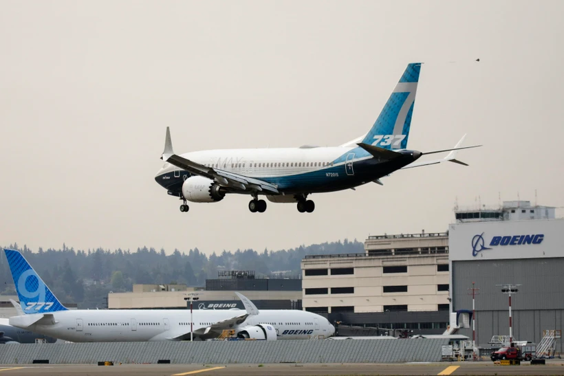 Máy bay Boeing 737 MAX thực hiện chuyến bay kiểm tra tại nhà máy của Boeing ở Seattle, Washington, Mỹ, ngày 30/9/2020. (Ảnh: AFP/TTXVN)
