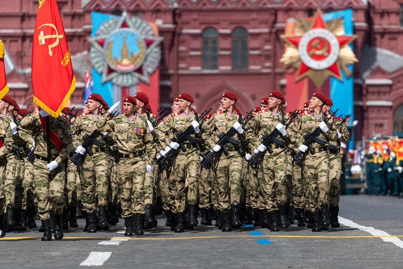 Binh sỹ Nga tham gia buổi tổng duyệt, chuẩn bị cho lễ duyệt binh kỷ niệm Ngày Chiến thắng, trên Quảng trường Đỏ ở Moskva, ngày 5/5/2024. (Ảnh: THX/TTXVN)