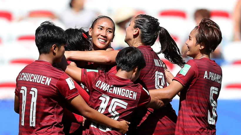 Thái Lan vui mừng sau khi có bàn thắng, nhưng nắm chắc suất bị loại. (Nguồn: Getty Images)