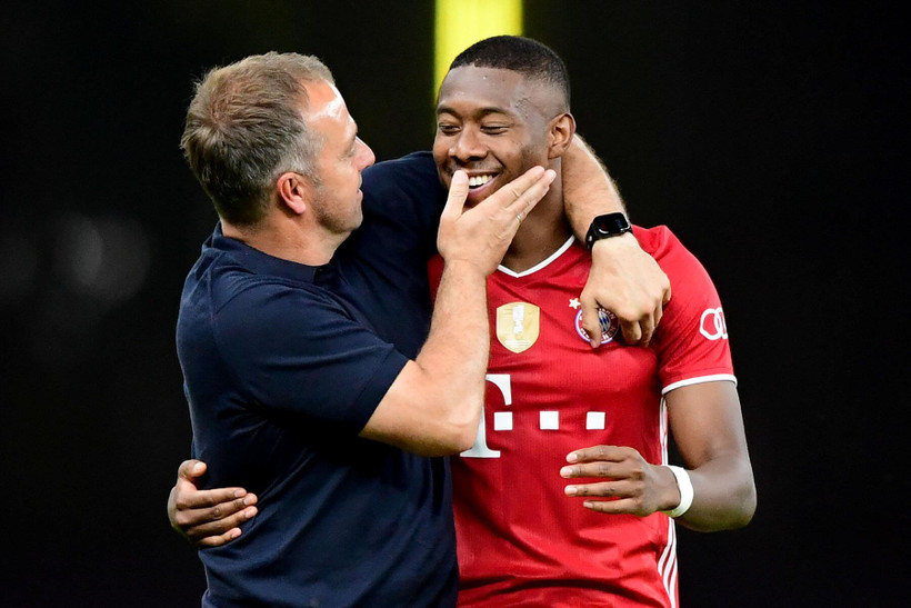 HLV Hansi Flick và Alaba. (Nguồn: Getty Images)
