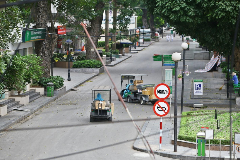 Bên trong bệnh viện Bạch Mai. (Ảnh: Minh Quyết/TTXVN)