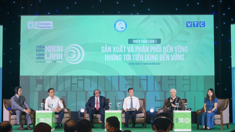 Diễn đàn “Thúc đẩy sản xuất, tiêu dùng bền vững trong hệ thống phân phối hiện đại,” ngày 1/8. (Ảnh: PV/Vietnam+)