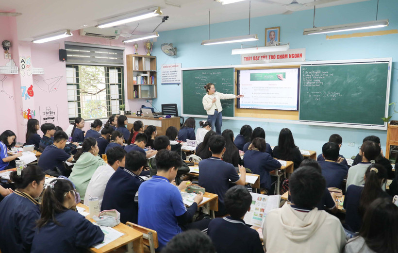 Giờ ôn tập môn Tiếng Anh của học sinh lớp 9 trường Trung học Cơ sở Thái Thịnh (quận Đống Đa, Hà Nội). (Ảnh: Thanh Tùng/TTXVN) 