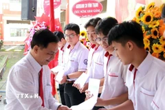 Khai giảng năm học mới tại trường THPT Vĩnh Thạnh (xã Vĩnh Thạnh, Cần Thơ). (Ảnh: Ánh Tuyết/TTXVN) 