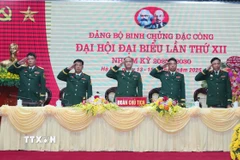 Đoàn Chủ tịch điều hành Đại hội. (Ảnh: Trọng Đức/ TTXVN)