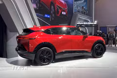 Mẫu xe Vinfast VF7 được giới thiệu tại GIIAS 2025. (Ảnh: Minh Thái/PV TTXVN tại Indonesia)