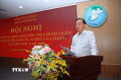 Phó Bí thư Thường trực Tỉnh ủy Cà Mau Huỳnh Quốc Việt phát biểu chỉ đạo tại hội nghị. (Ảnh: Chanh Đa/TTXVN)