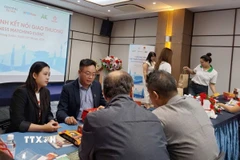 Thạc sỹ Nguyễn Văn Vượng, cán bộ hưu trí trú tại phường Phú Xuân, thành phố Huế đưa ra ý kiến về những nội dung của Hội nghị lần thứ hai Ban Chấp hành Trung ương Đảng khoá XIV. (Ảnh: Văn Dũng/TTXVN)