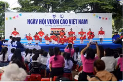 Toàn cảnh Ngày hội Vươn cao Việt Nam do Vinamilk và Quỹ sữa Vươn cao Việt Nam tổ chức tại Hiệp Thạnh, Lâm Đồng hôm 2/8 (Ảnh: Hải An).